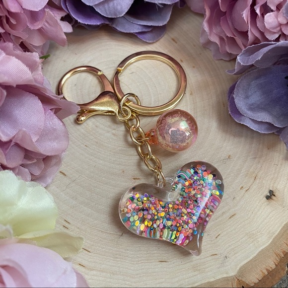 Sparkly Acrylic Glitter Heart with Charm Keychain - Picture 3 of 8